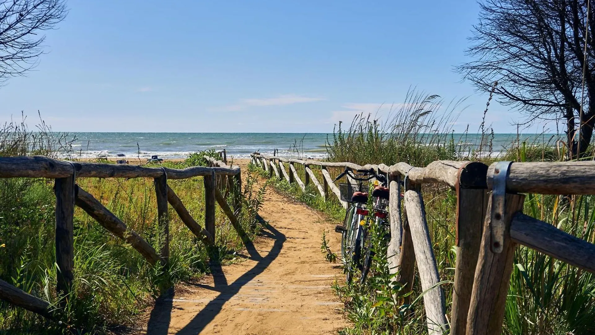 Relaxing Studio Apartment With Sea View And Ac Bibione Italia